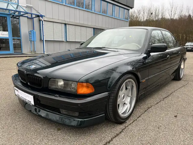 BMW 740 BMW 740i Aut. Individual*Oxfordgrün/Beige