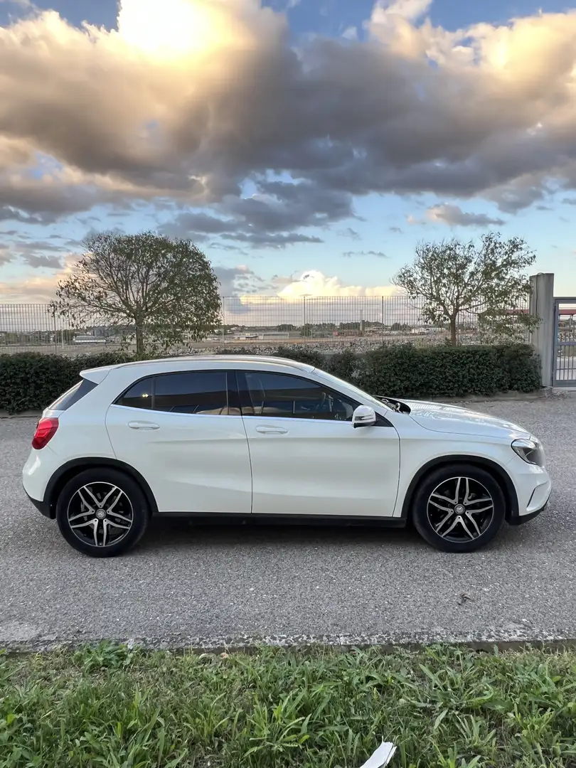 Mercedes-Benz GLA 200 d (cdi) Executive 4matic auto - 1
