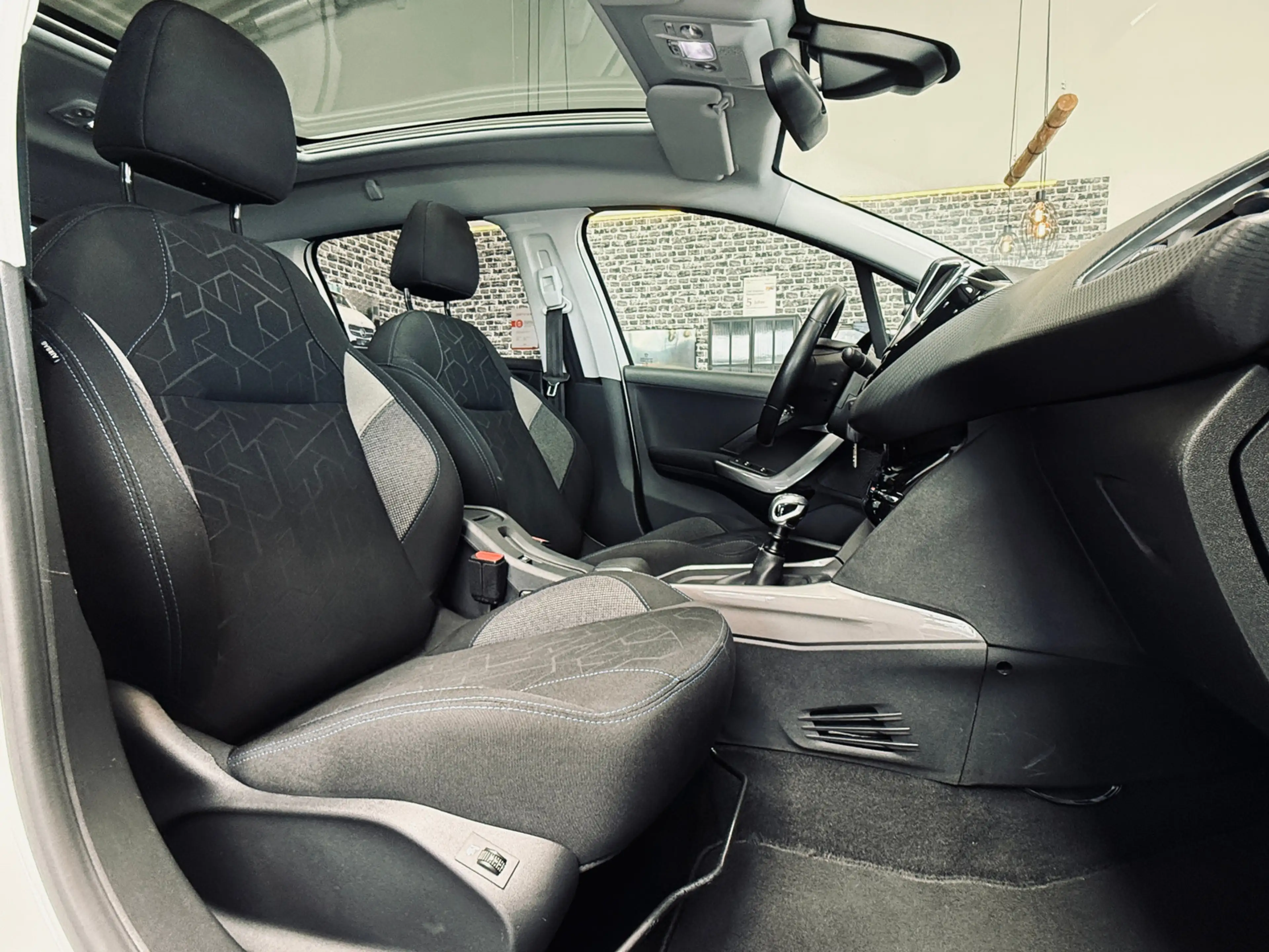 Peugeot 2008 Style PANO|KAMERA|NAVI|CARPLAY|TEMP.|SHZ — photo 10