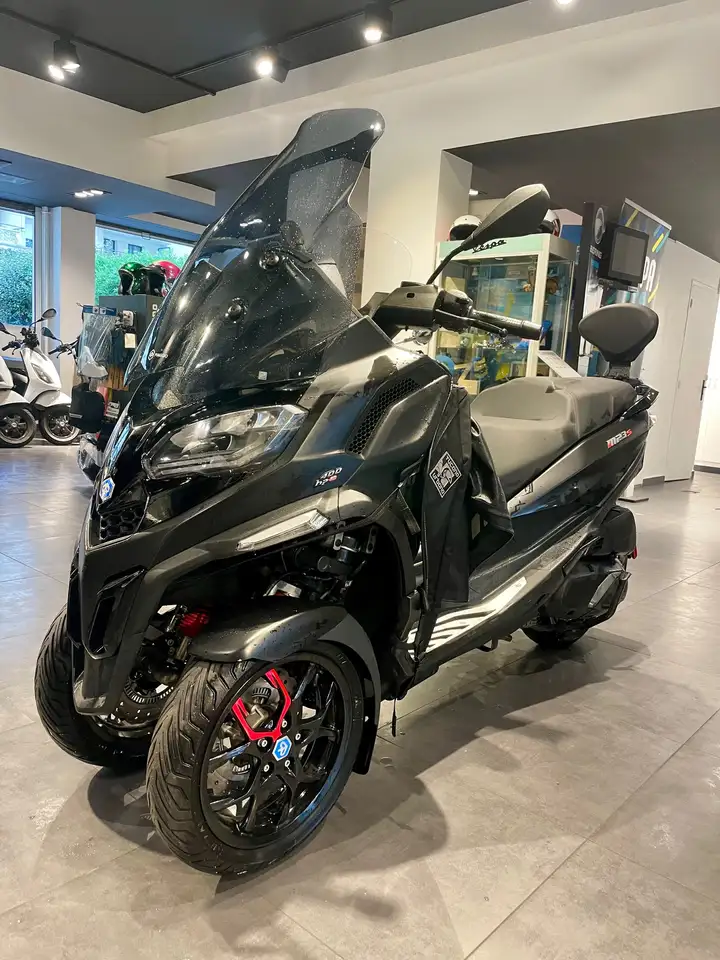 Piaggio MP3 400