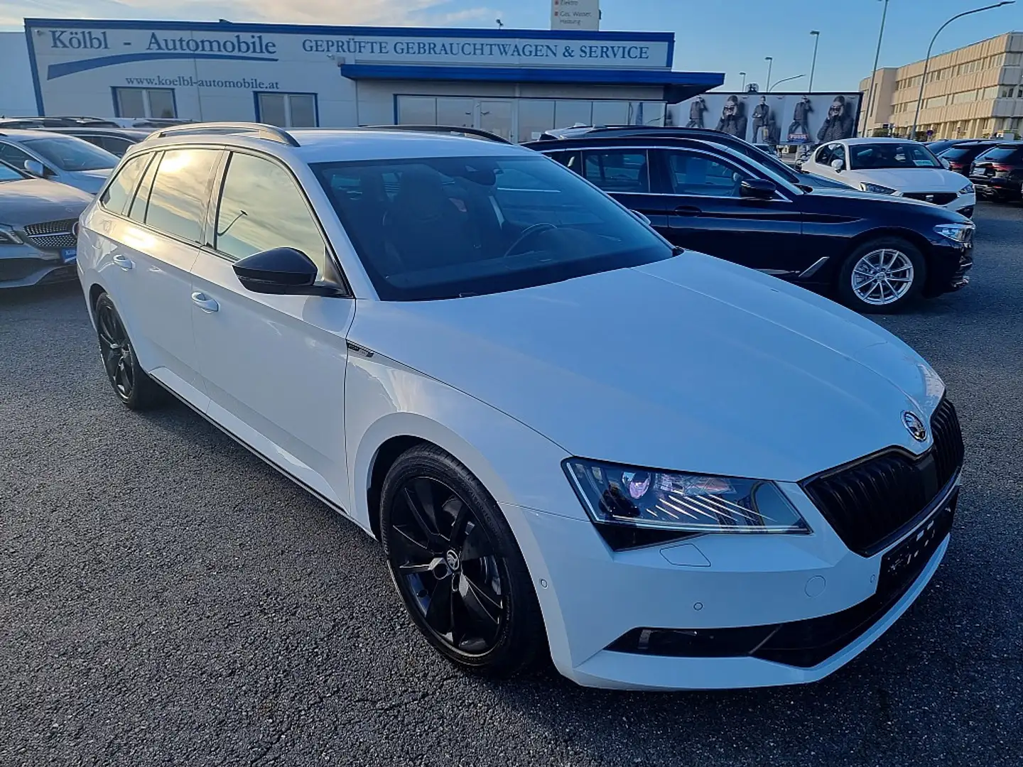 Skoda Superb Kombi 2,0 TDI Sportline DSG Weiß - 1