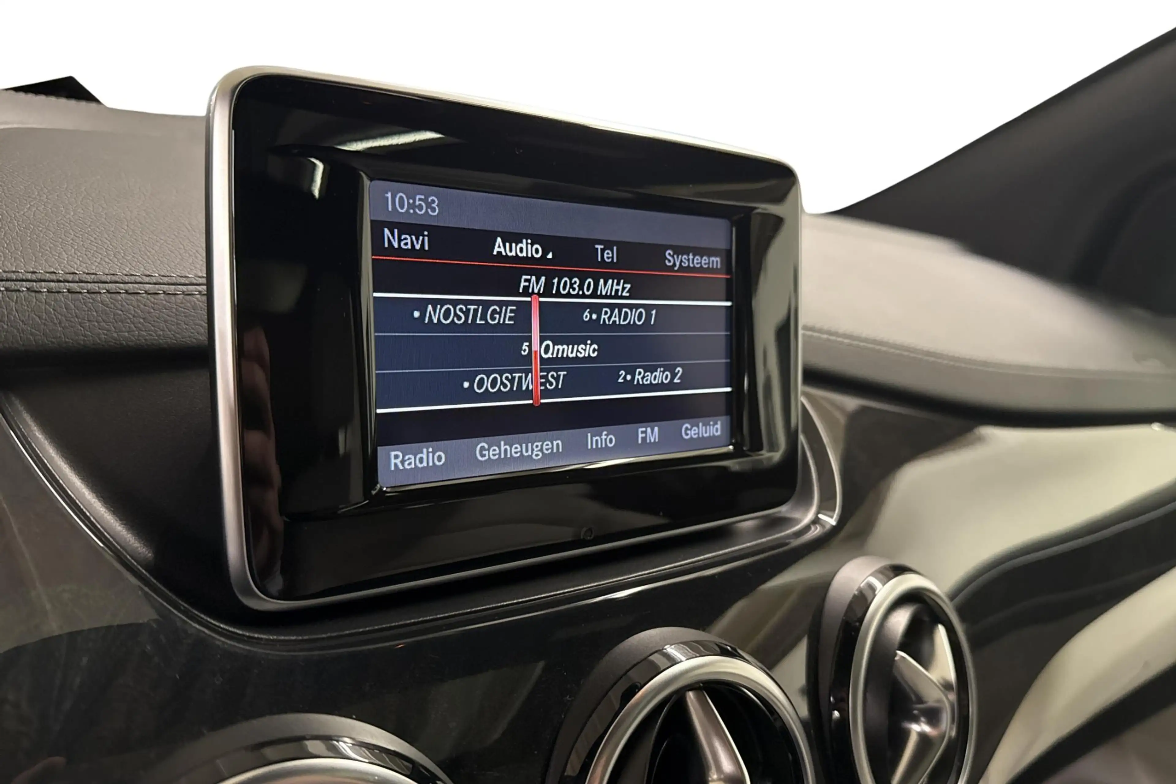 Mercedes-Benz B 180 CDI — photo 14