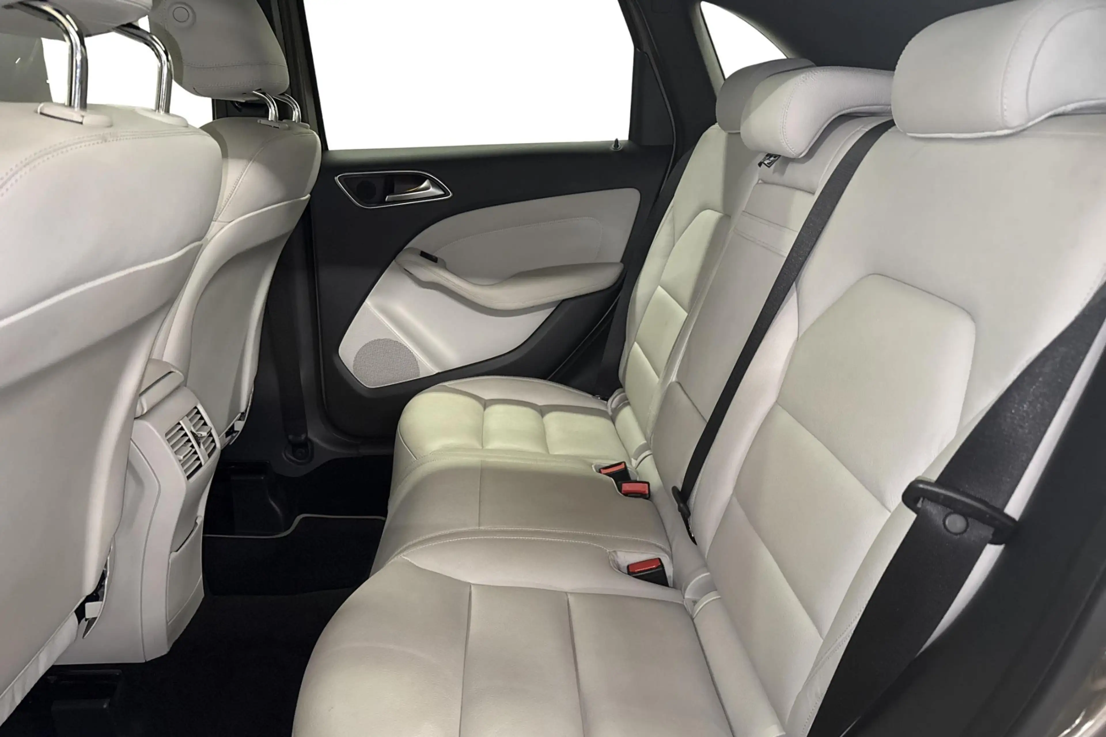 Mercedes-Benz B 180 CDI — photo 7