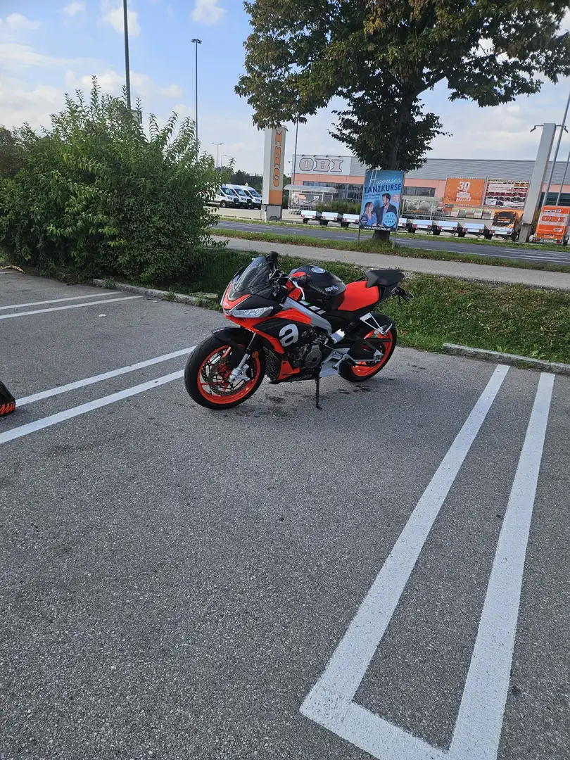 Aprilia Tuono Красный - 1