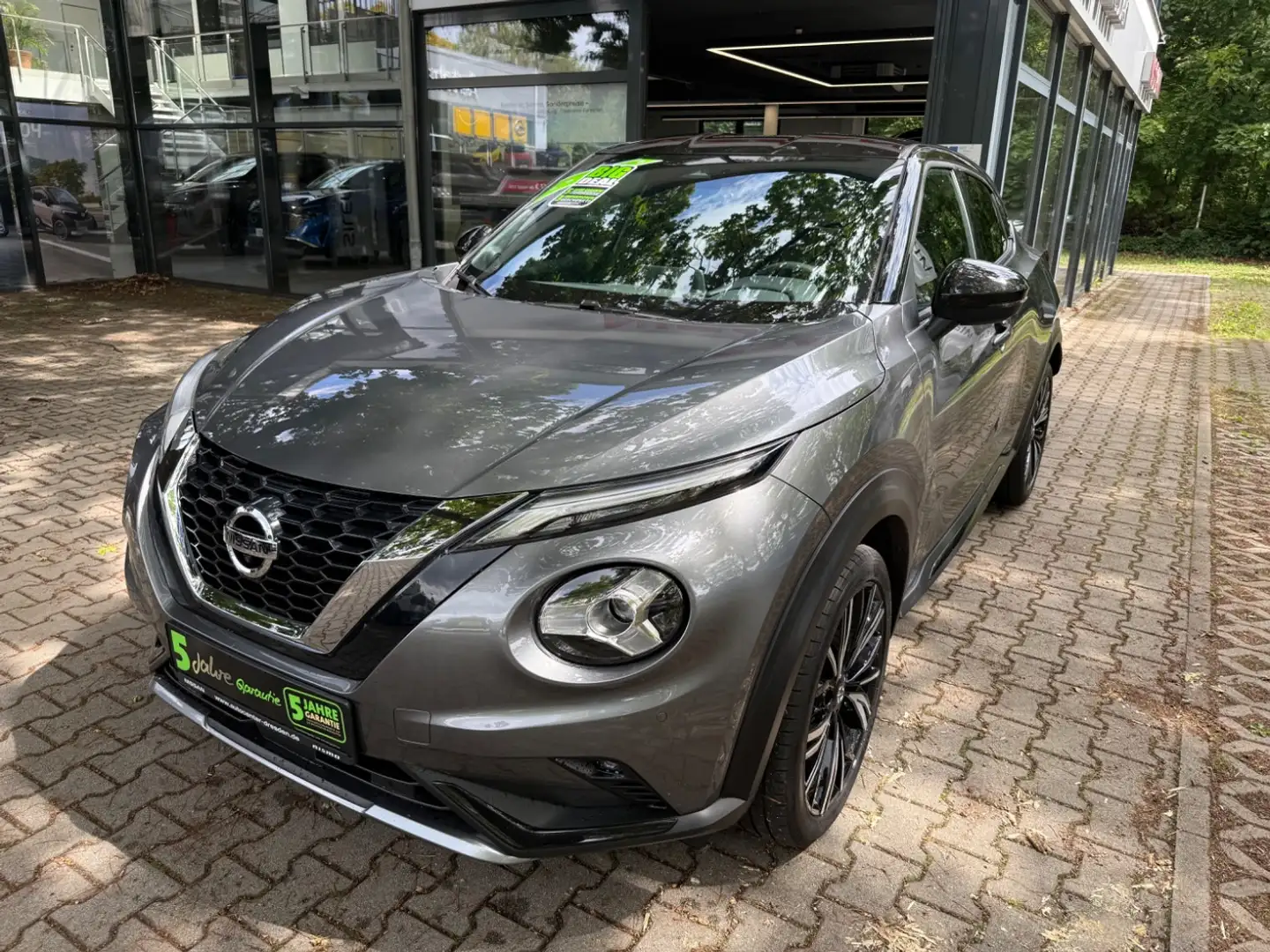 Nissan Juke 1.0 DIG-T N-Design ACC+Alcantara+LED+Navi Zwart - 2