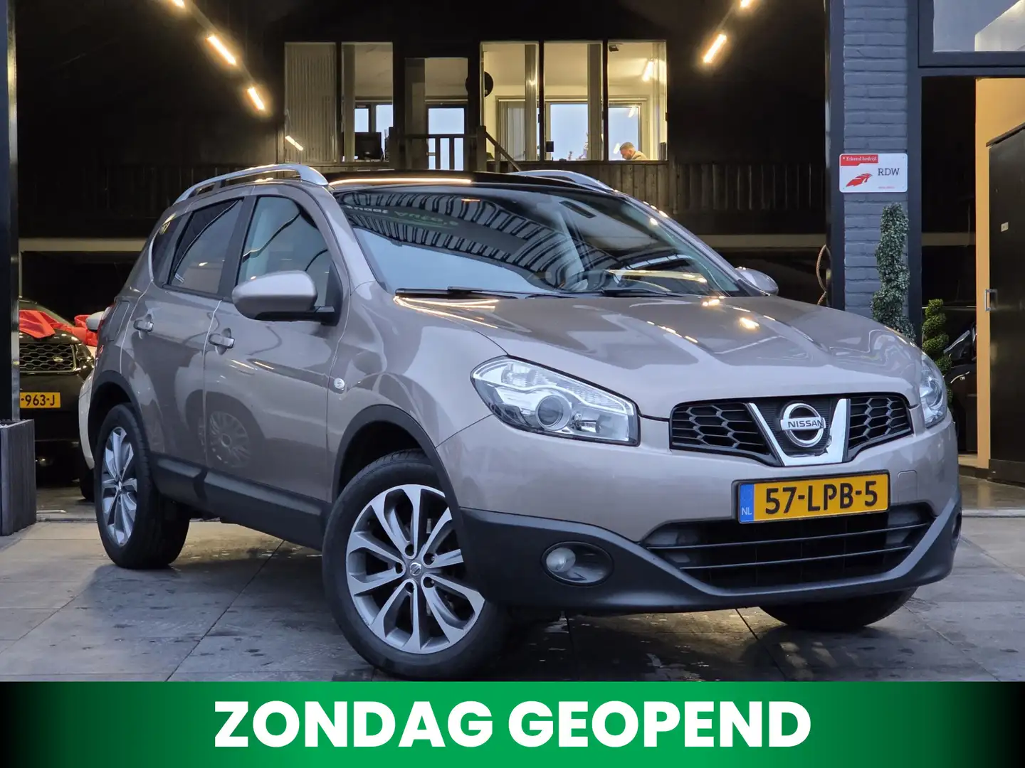 Nissan Qashqai 2.0 Acenta|Airco|Camera|Trekhaak|Cruise|PANO Marrone - 1
