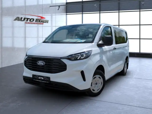Ford Transit Custom view 2