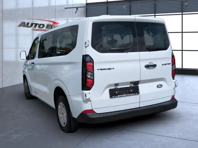 Ford Transit Custom view 3