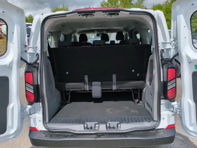 Ford Transit Custom view 15