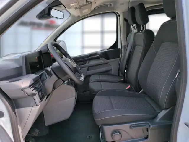Ford Transit Custom view 7