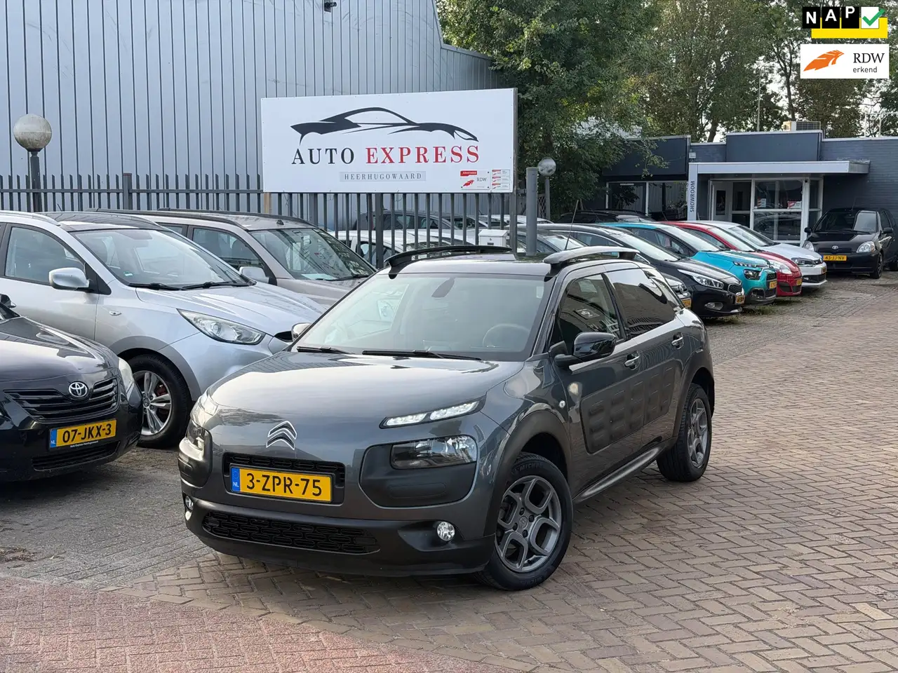 Citroen C4 Cactus 1.2 e-VTi Shine Aut/Navi/Camra/Airco/Cruise/Nap/Ni — photo 1 of 22