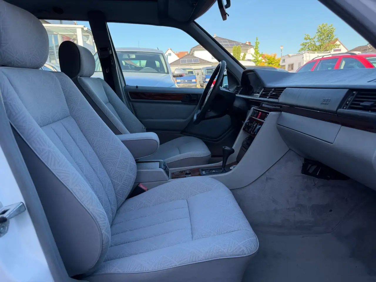 Mercedes-Benz E 280 T Sportline Autom.*1.Hd*Klima*AHK*SSD*Top*, foto 8