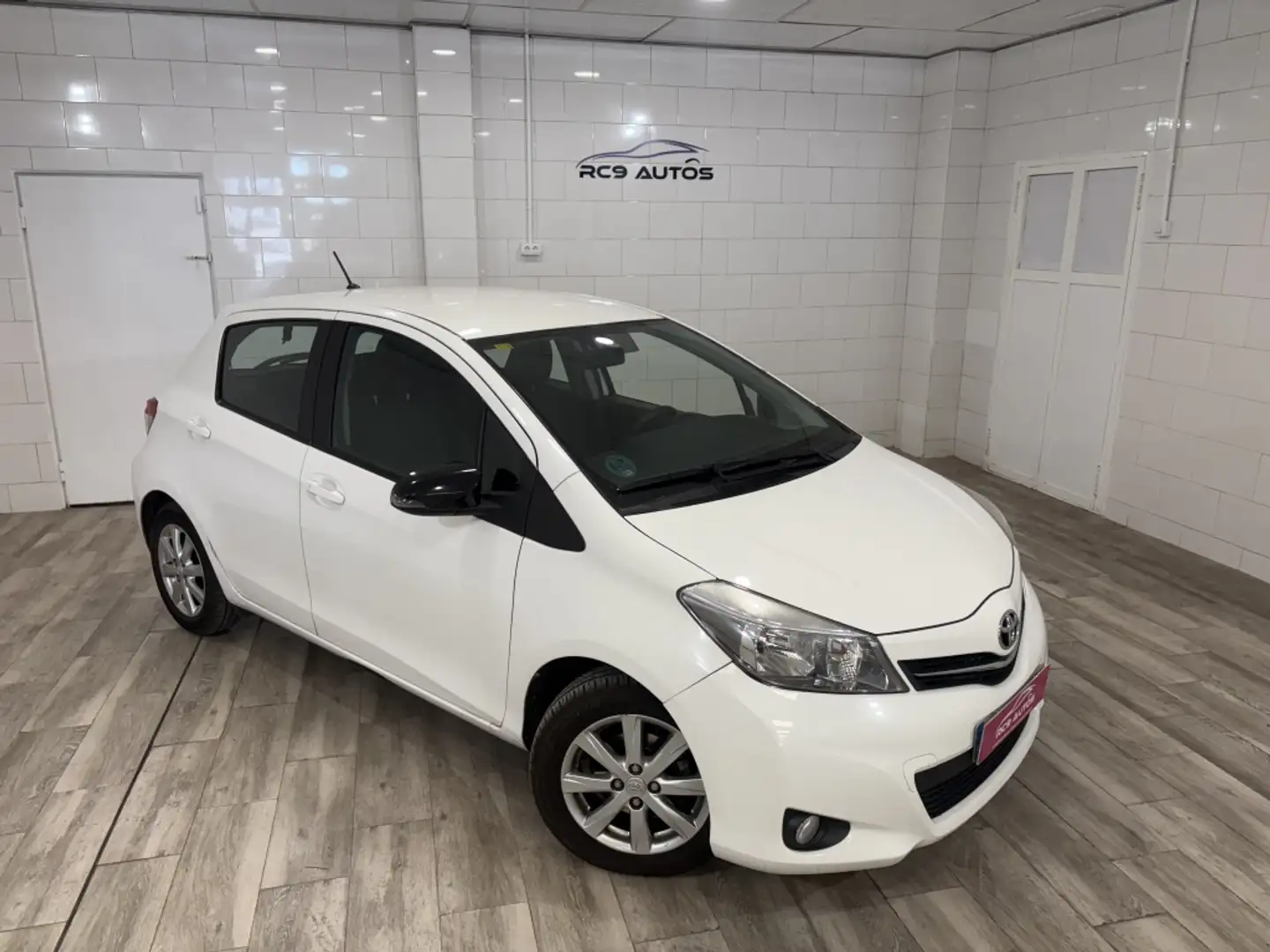 Toyota Yaris 1.3 City Blanc - 2