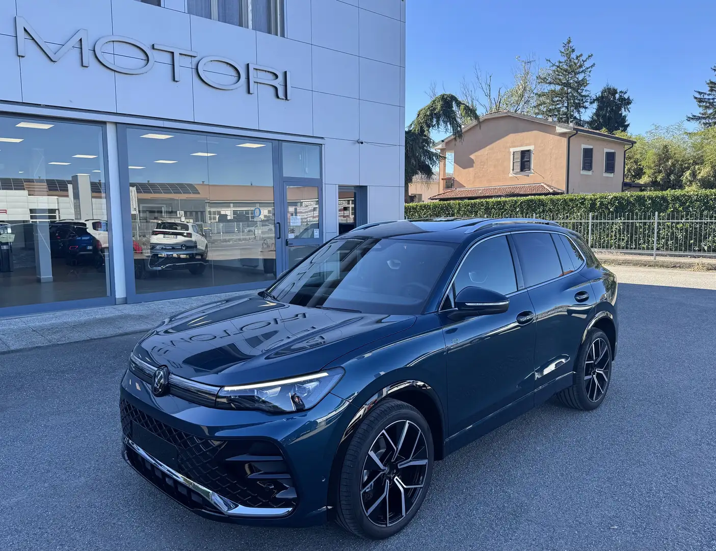 Volkswagen Tiguan R-LINE PLUS 1.5eTSi DSG - PRONTA - NO VINCOLI Azul - 1