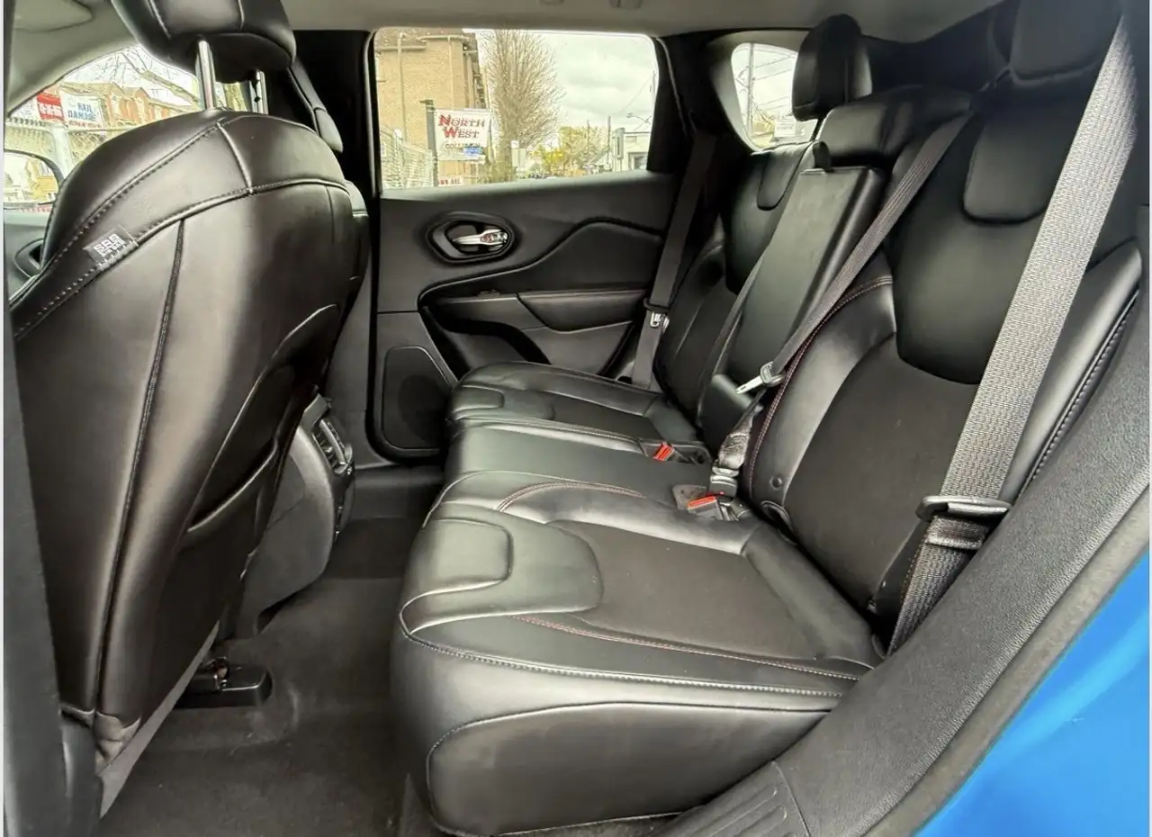 Jeep Cherokee снимка Jeep Cherokee