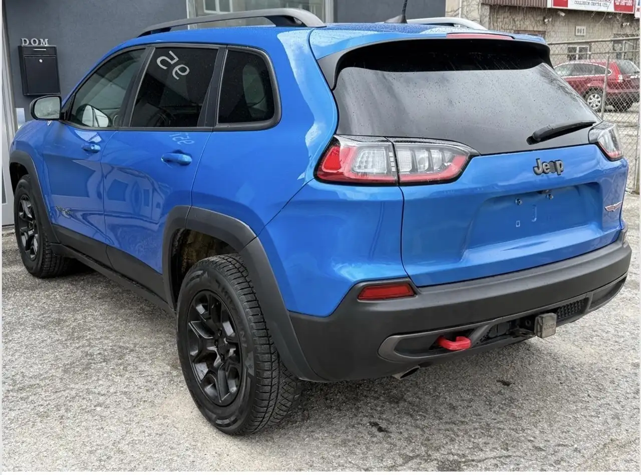 Jeep Cherokee снимка Jeep Cherokee