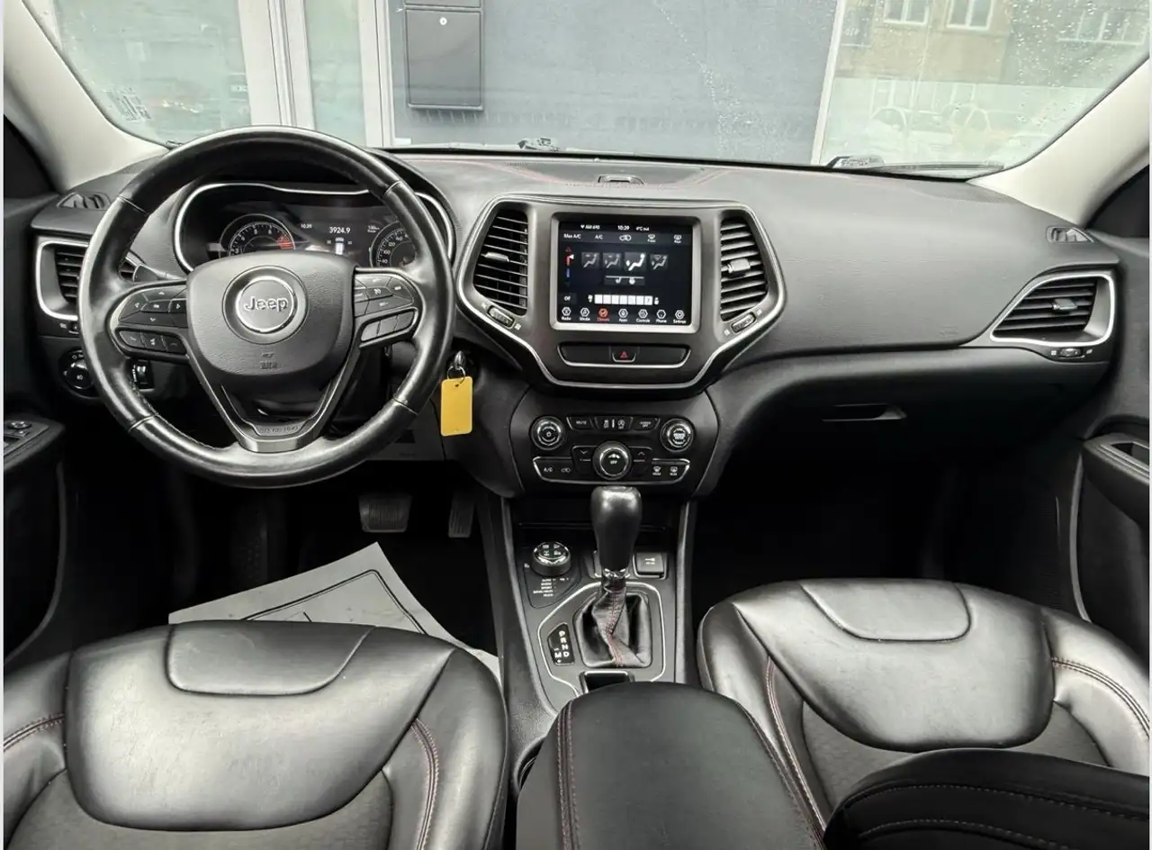 Jeep Cherokee снимка Jeep Cherokee