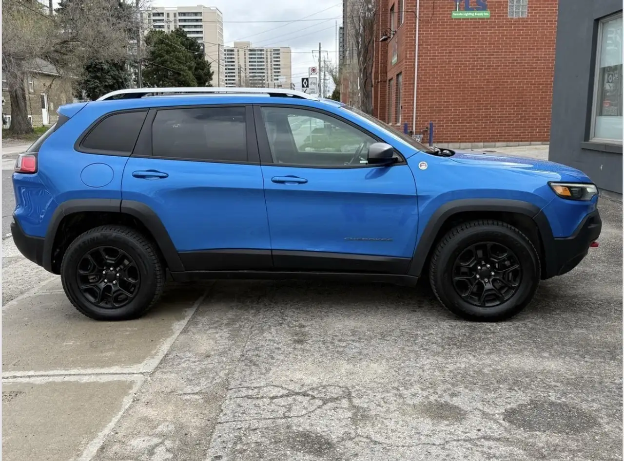 Jeep Cherokee снимка Jeep Cherokee