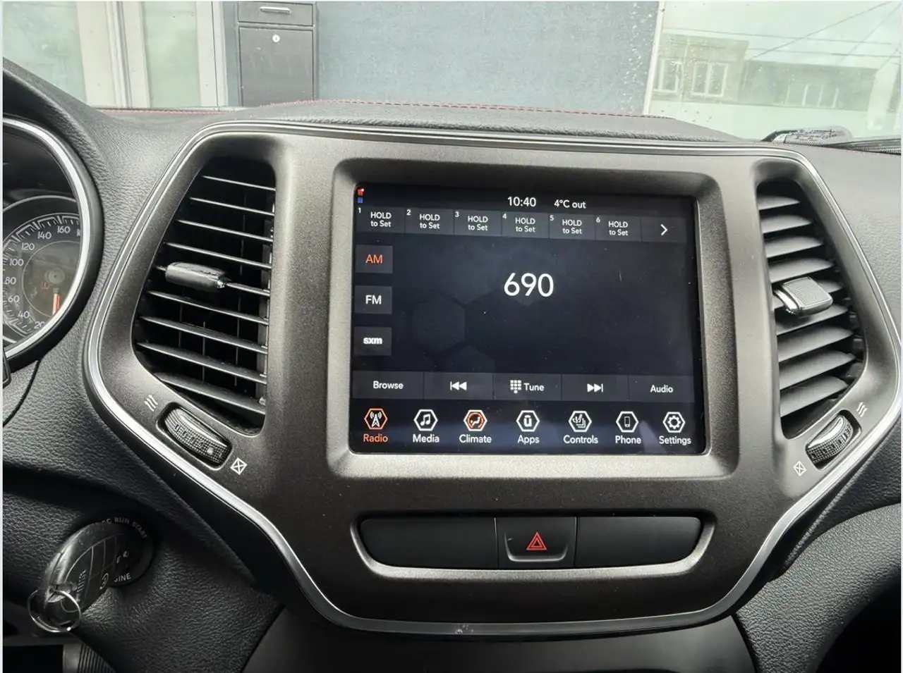 Jeep Cherokee снимка Jeep Cherokee