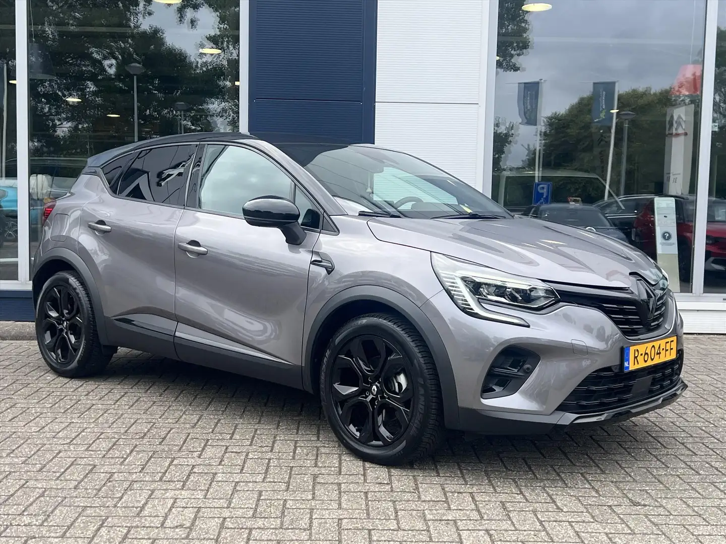 Renault Captur E-Tech 1.6 Hybrid 145pk Automaat Rive Gauche I Uni Grijs - 2