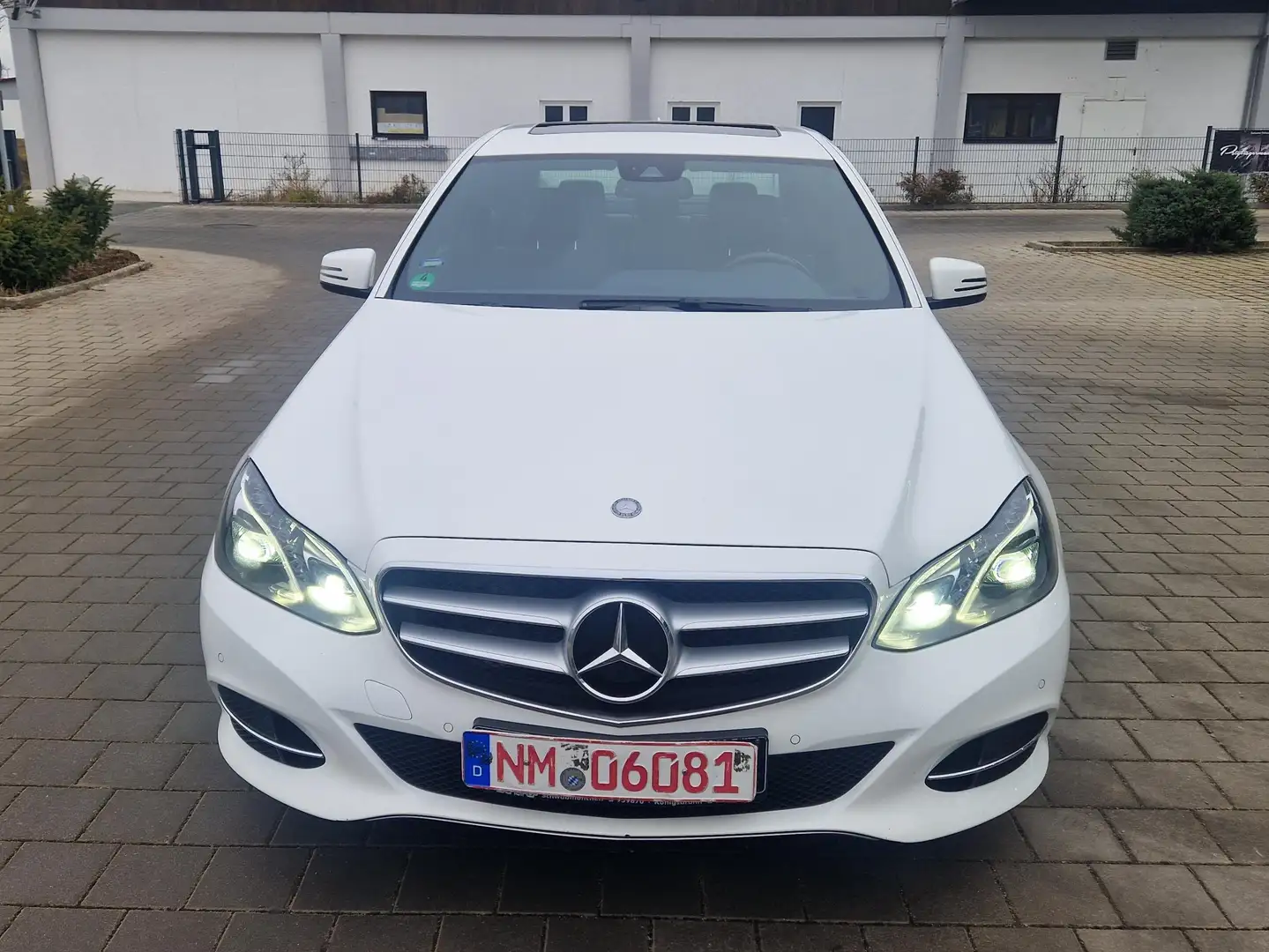 Mercedes-Benz E 350 E 350 BlueTec 4Matic LED Schieb Weiß - 1