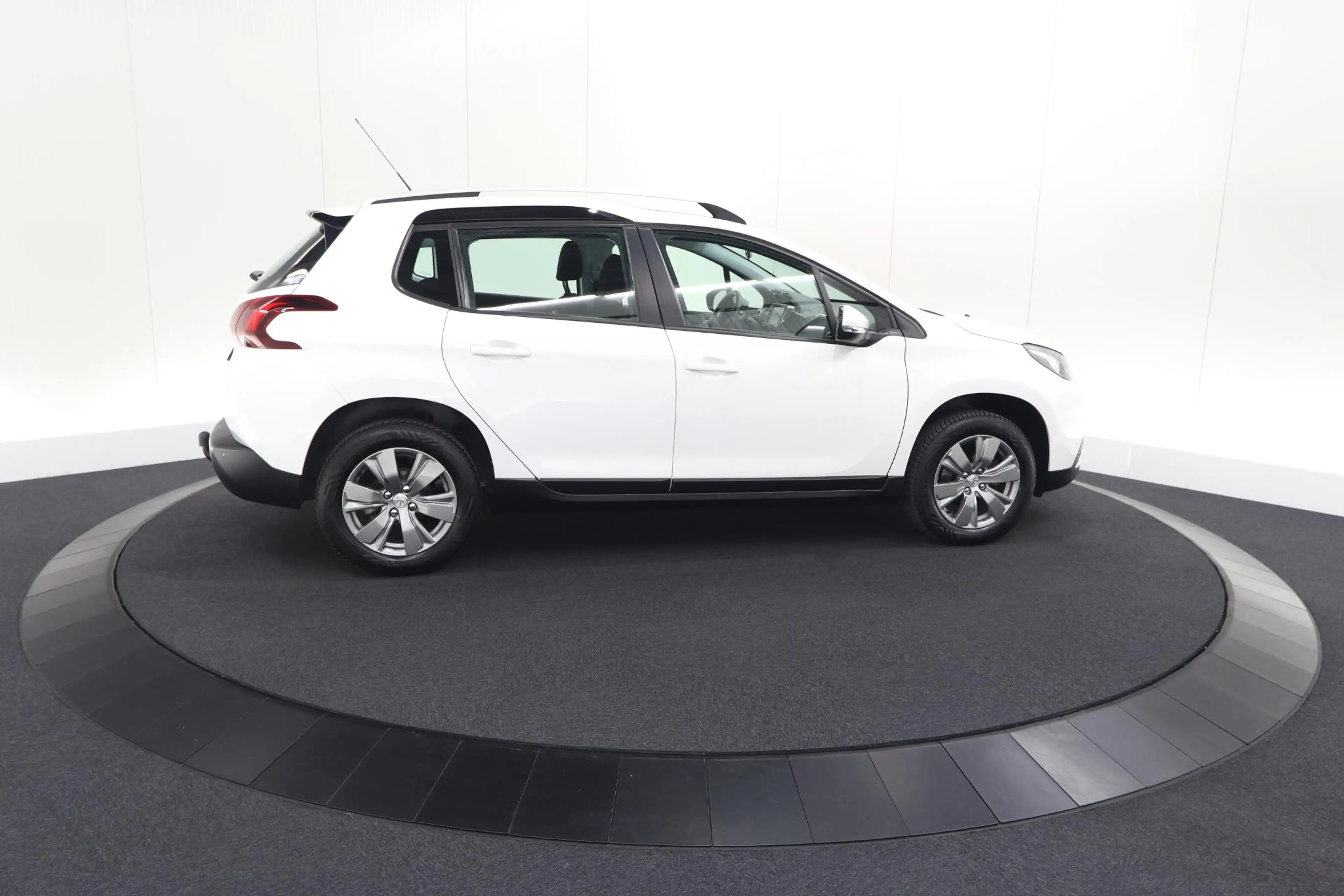 Peugeot 2008 PureTech 110 Blue Lion | Trekhaak | Apple Carplay — photo 8
