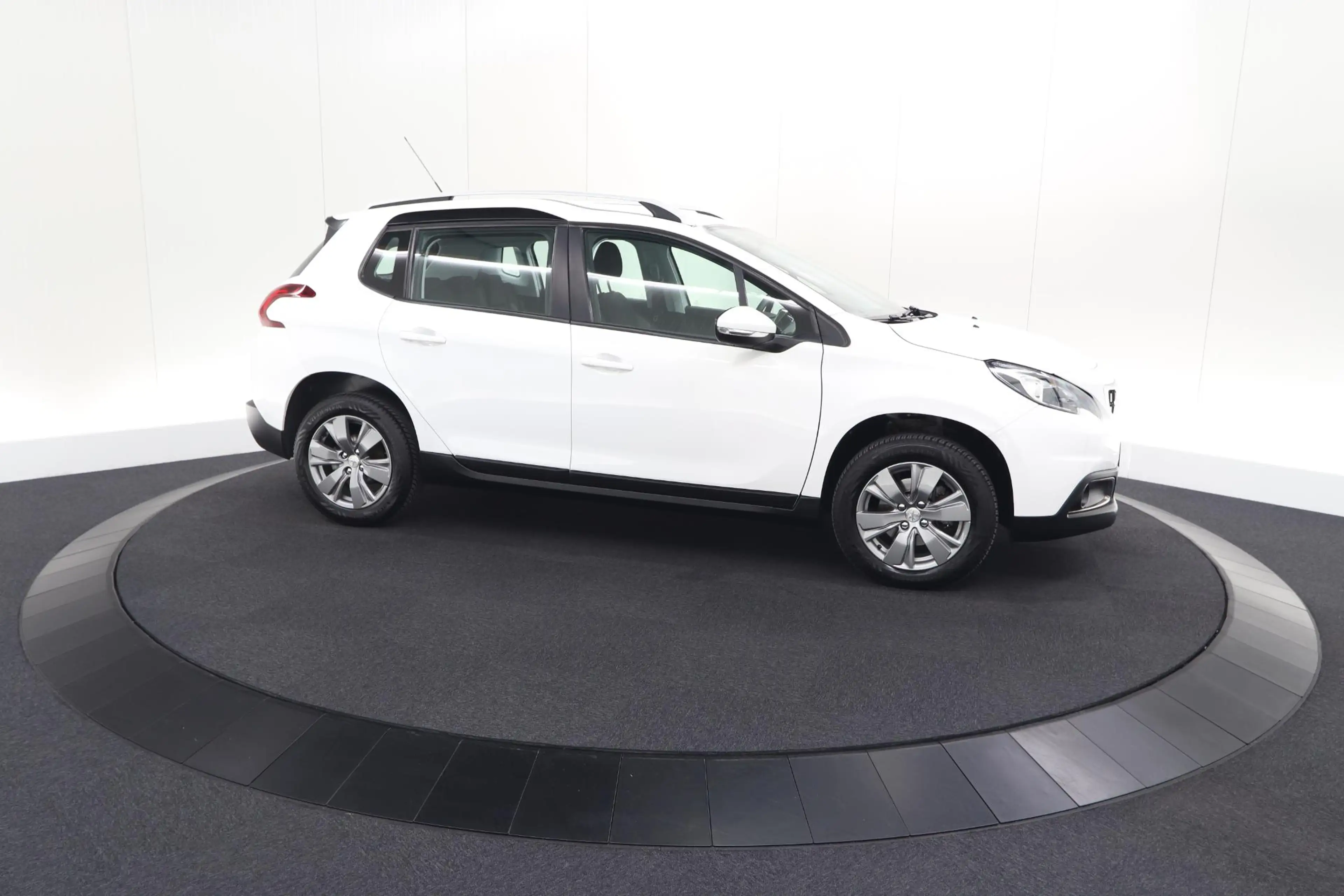Peugeot 2008 PureTech 110 Blue Lion | Trekhaak | Apple Carplay — photo 4