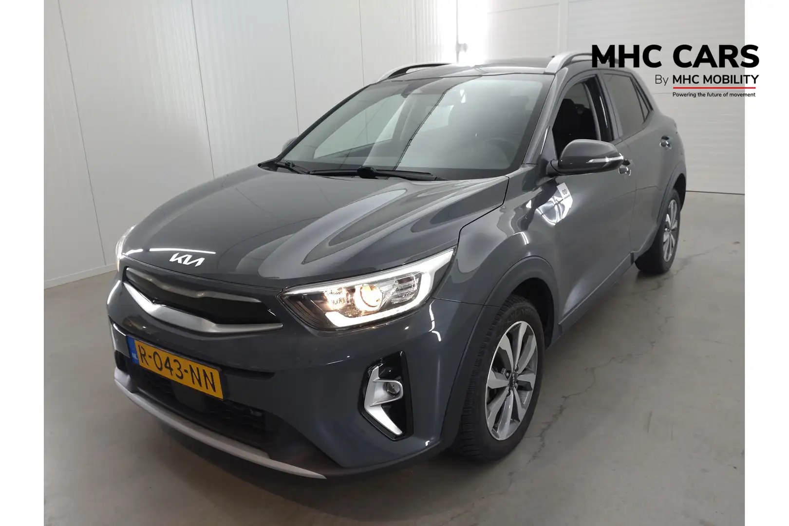 Kia Stonic 1.0 T-GDi MHEV DynamicPlusLine | Verwacht | Automa Grijs - 1