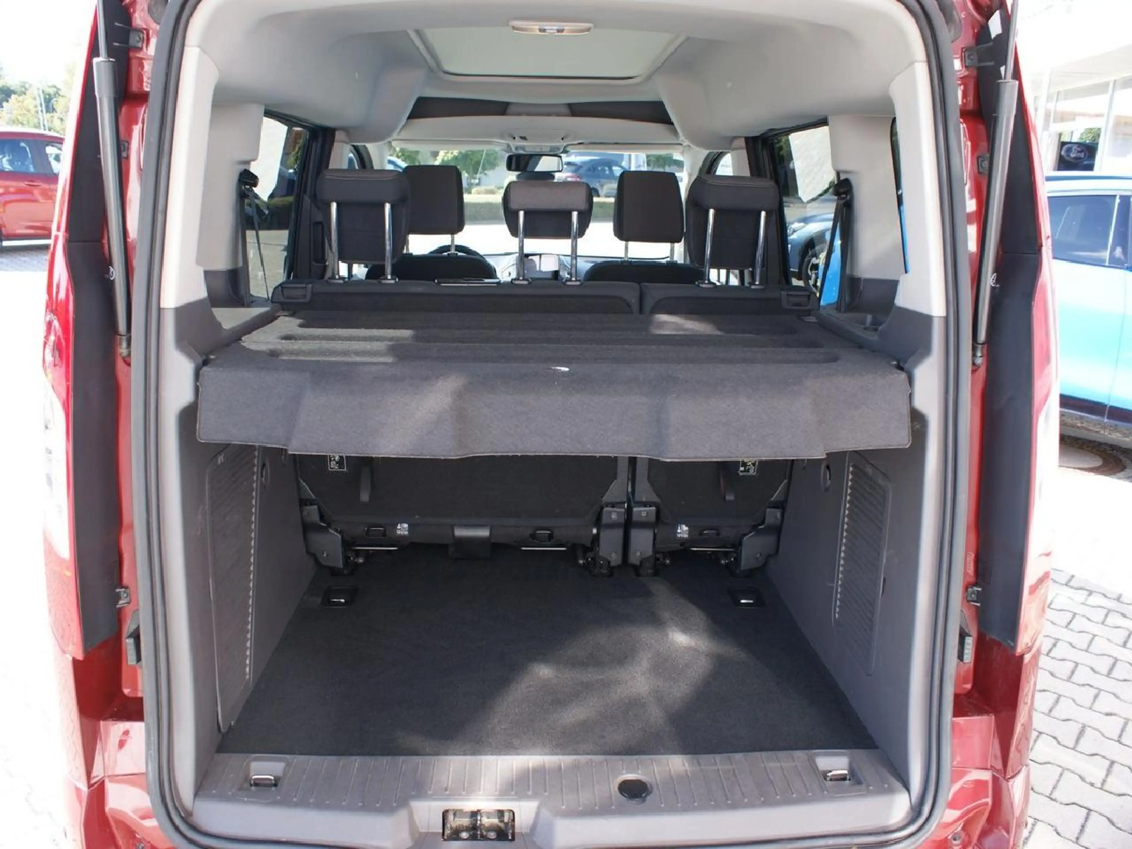 Ford Tourneo Connect Titanium Navi Alu RFKam. — photo 9