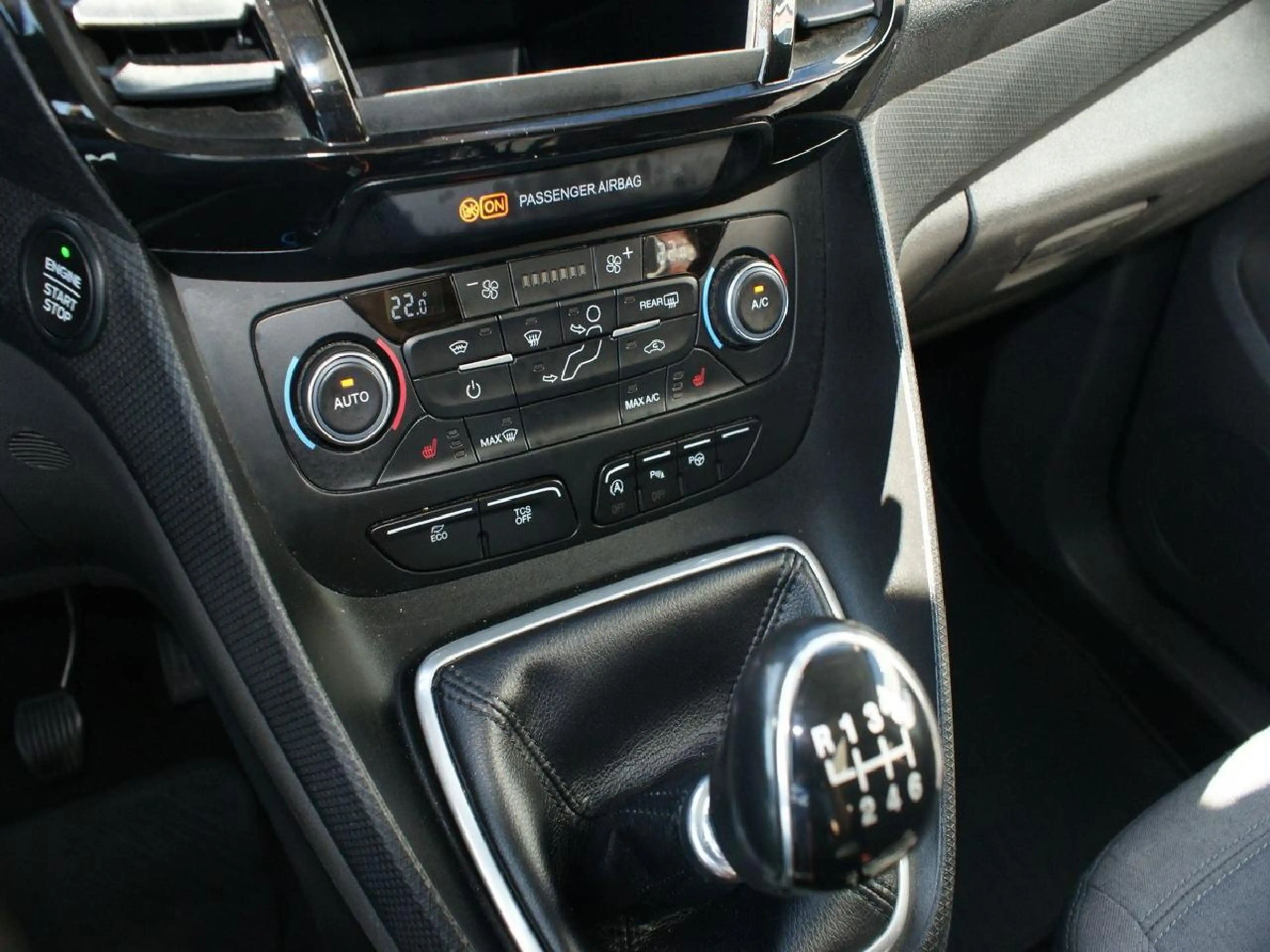 Ford Tourneo Connect Titanium Navi Alu RFKam. — photo 14