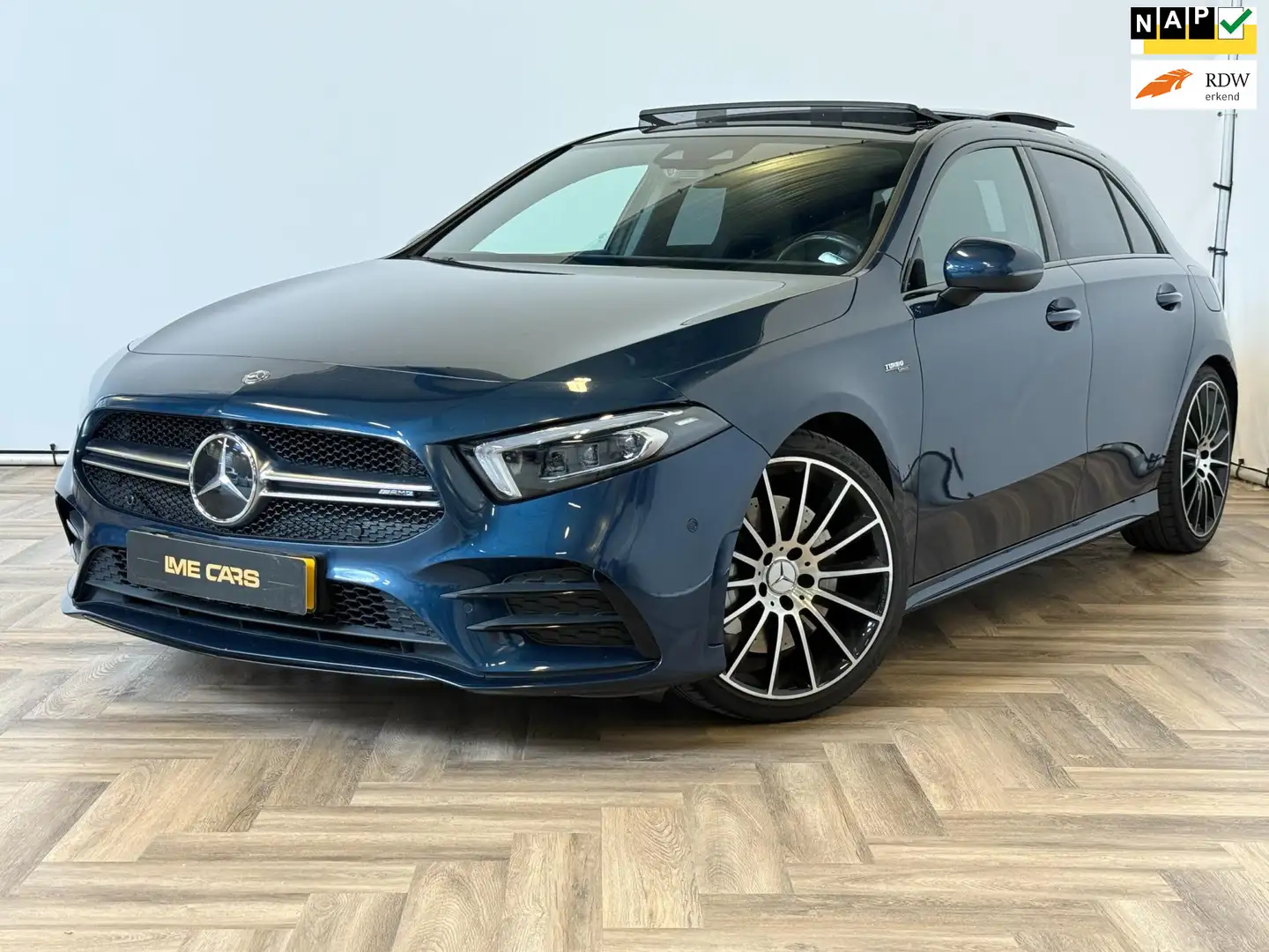 Mercedes-Benz A 35 AMG 4MATIC Advantage, PANO , VOL , INRUIL MOGELIJK! Bleu - 1