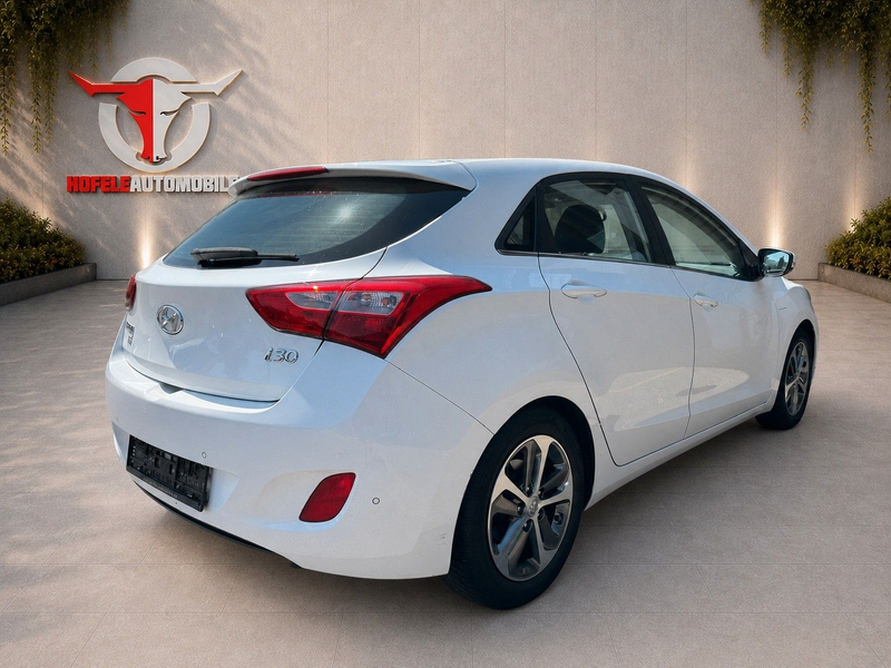 Hyundai i30 YES!*NAVI/TEMPO/KLIMA/CAM* — photo 3