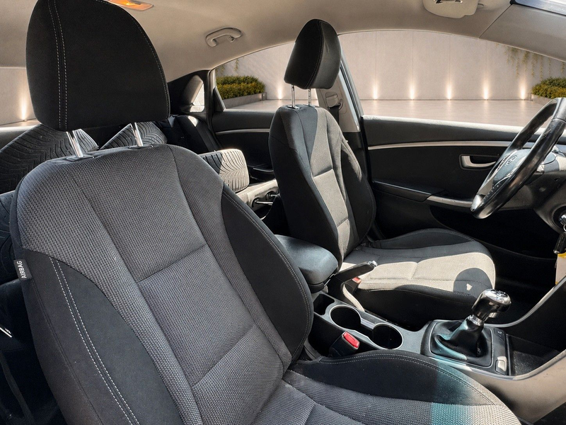 Hyundai i30 YES!*NAVI/TEMPO/KLIMA/CAM* — photo 11