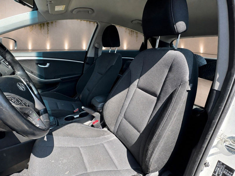 Hyundai i30 YES!*NAVI/TEMPO/KLIMA/CAM* — photo 10