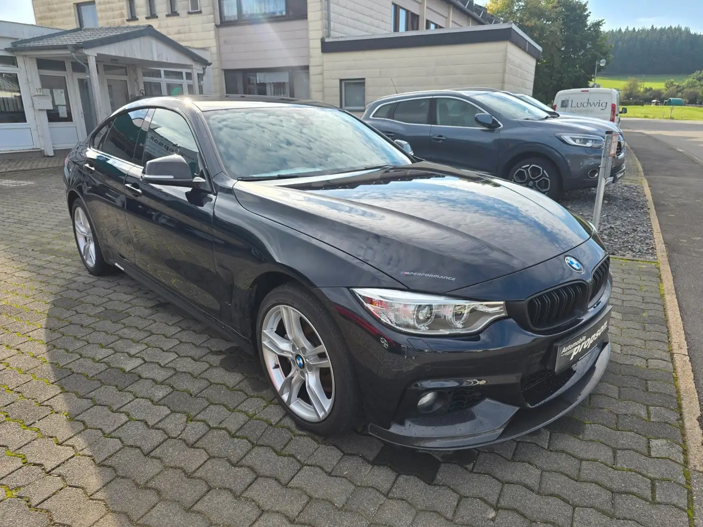 BMW 435 d Gran Coupe xDrive M Sport PERFORMANCE Schwarz - 2