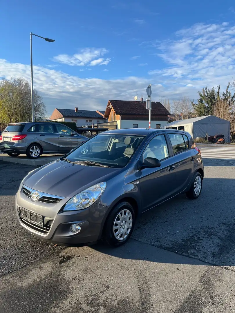Hyundai i20 Classic Grau - 1