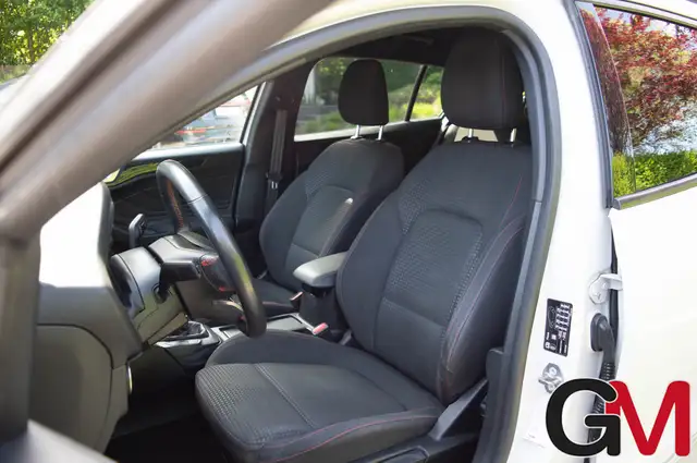 Ford Focus view 15