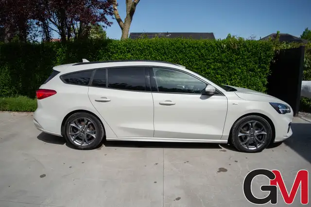 Ford Focus view 4