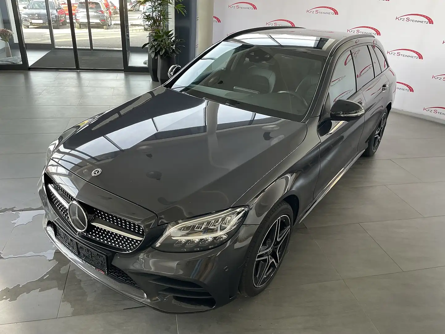 Mercedes-Benz C 220 d T 4MATIC Aut. AMG Grau - 2