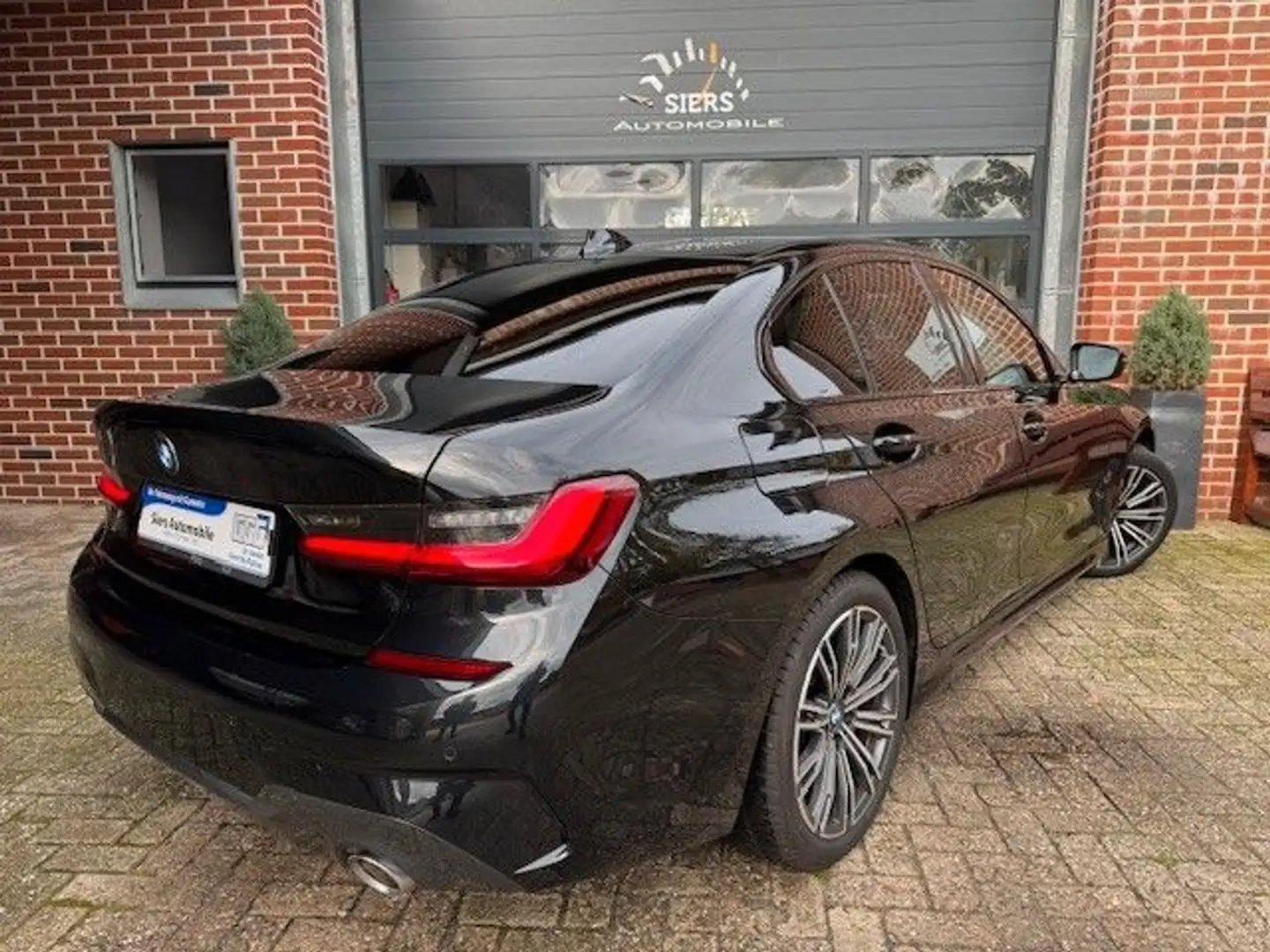 BMW 318 i LIM. AUTOM,LED,DAB,M SPORT Noir - 2