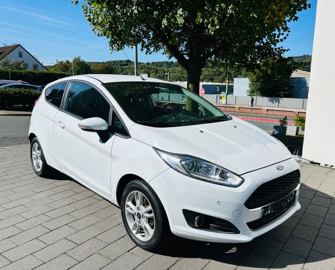 Ford Fiesta Trend Blanc - 1