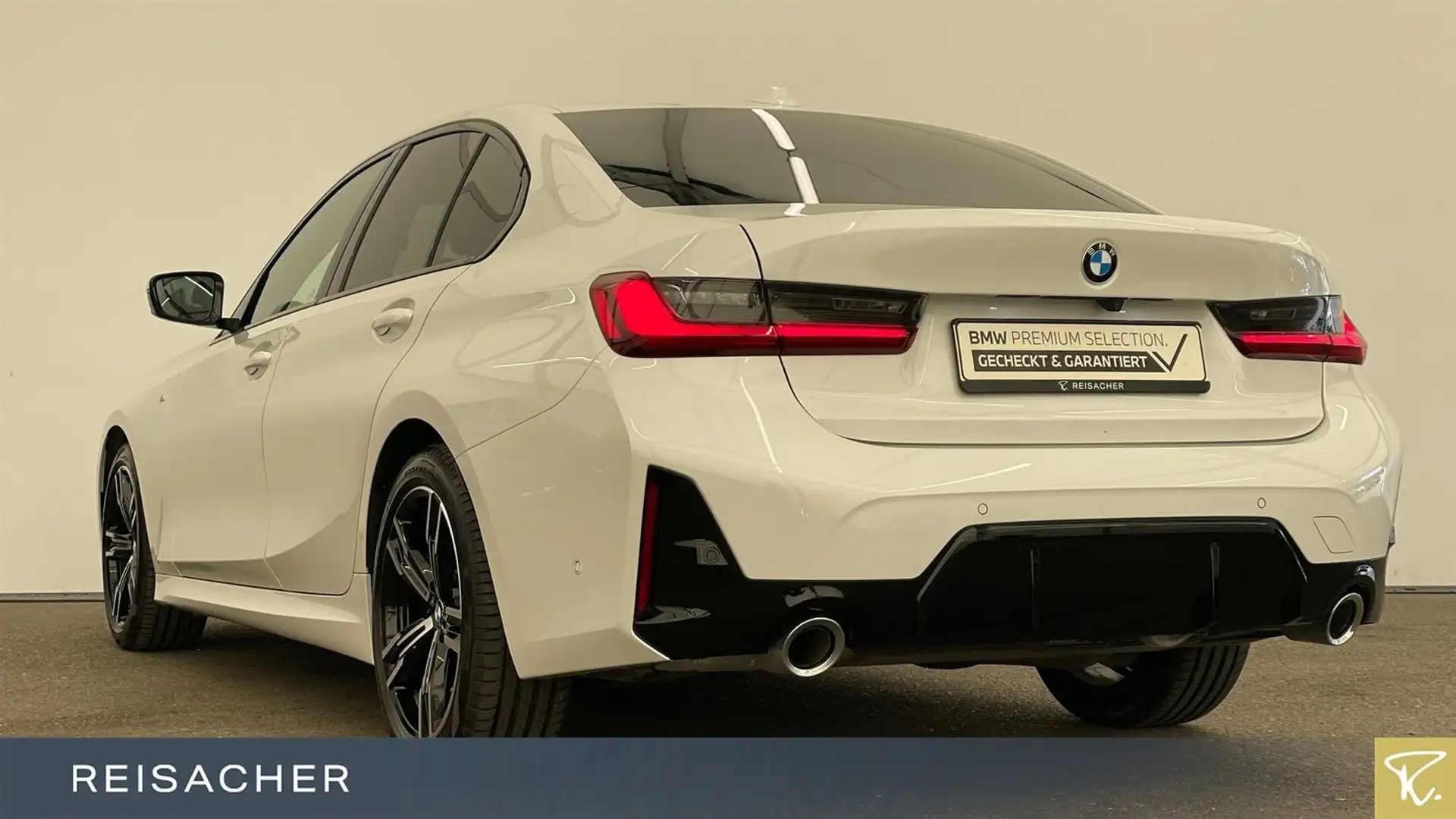 BMW 330 i A xDr Lim M Sport AHK GlasD ACC 360 H&K 18" Weiß - 2