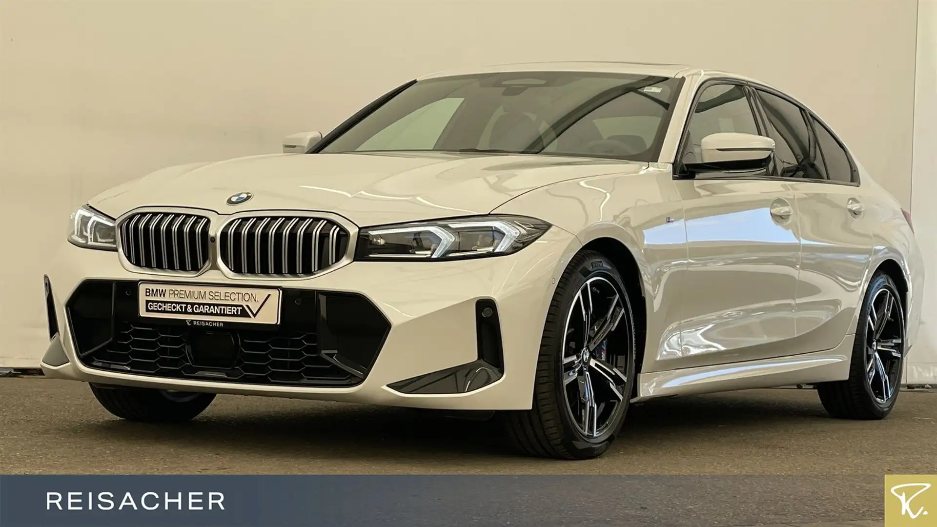 BMW 330 i A xDr Lim M Sport AHK GlasD ACC 360 H&K 18" Weiß - 1