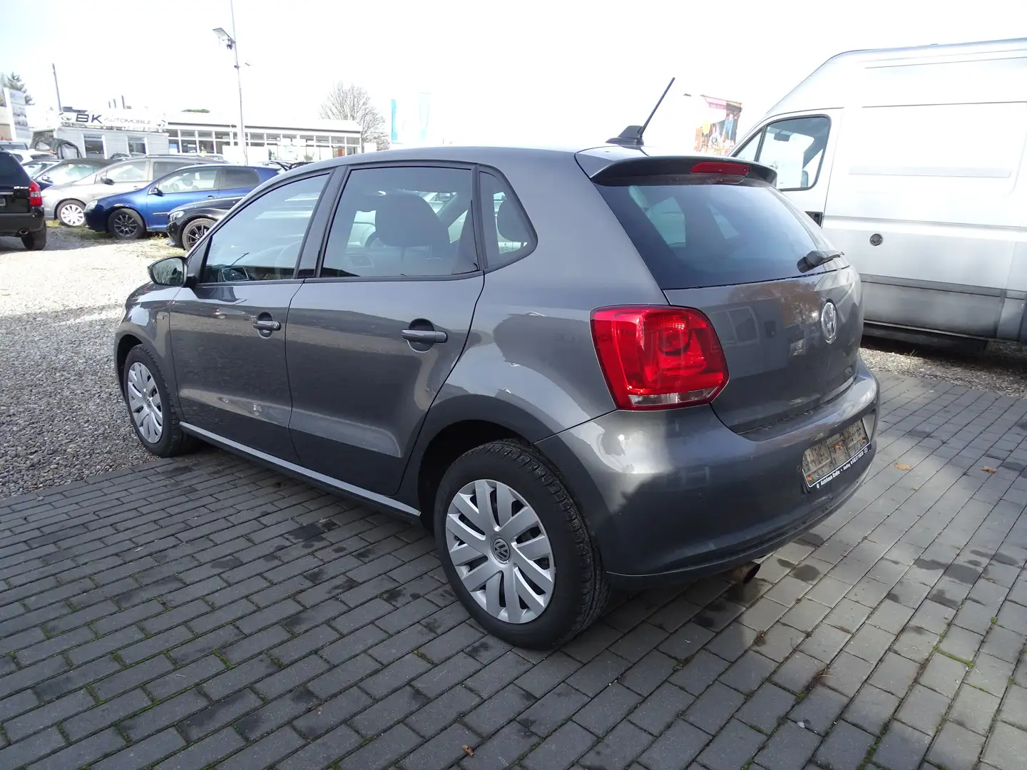 Volkswagen Polo Life 1.HAND DSG 4TÜRIG Gris - 2