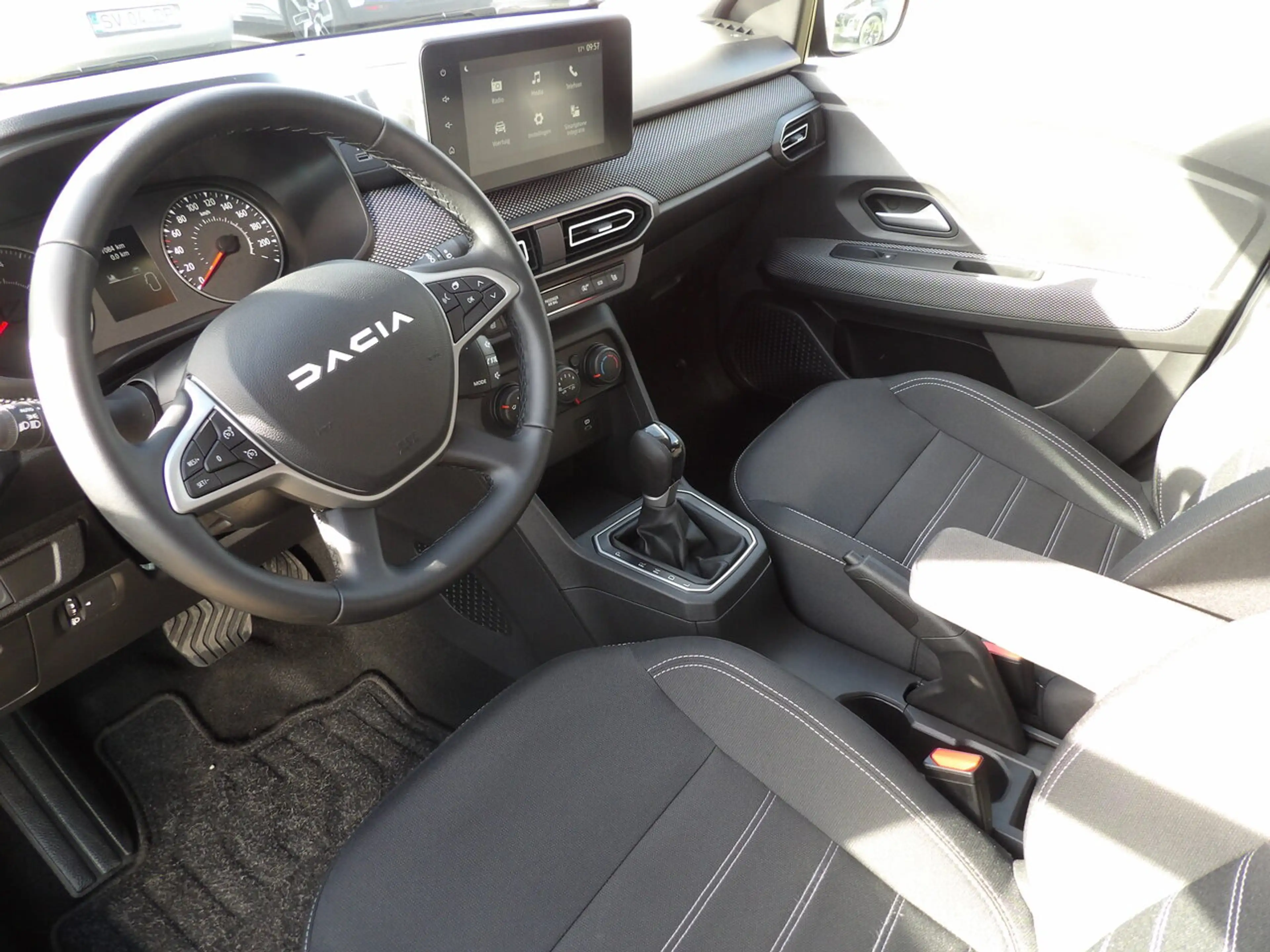 Dacia Sandero Expression CVT Automaat TCe 90 — photo 9