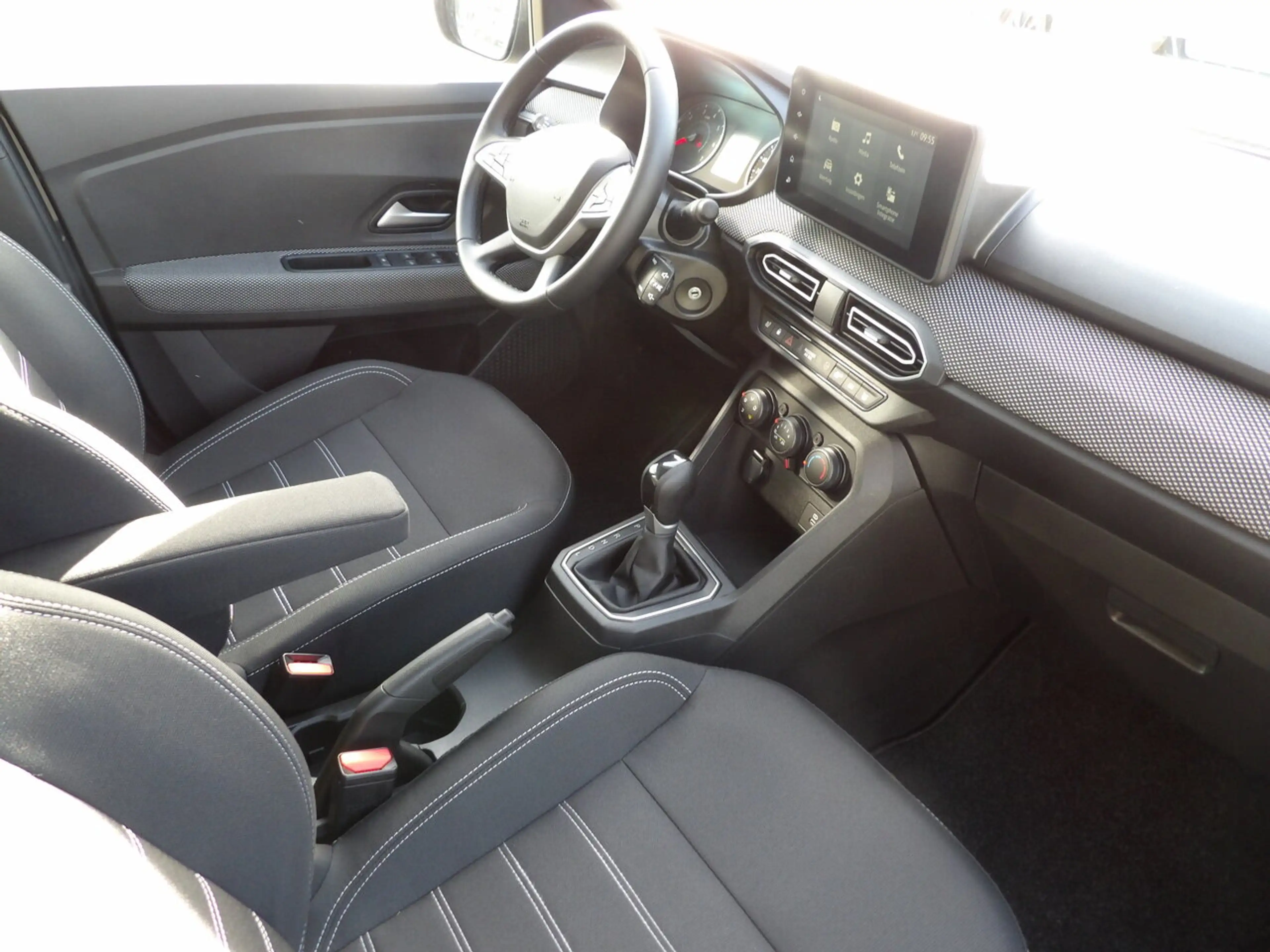 Dacia Sandero Expression CVT Automaat TCe 90 — photo 4