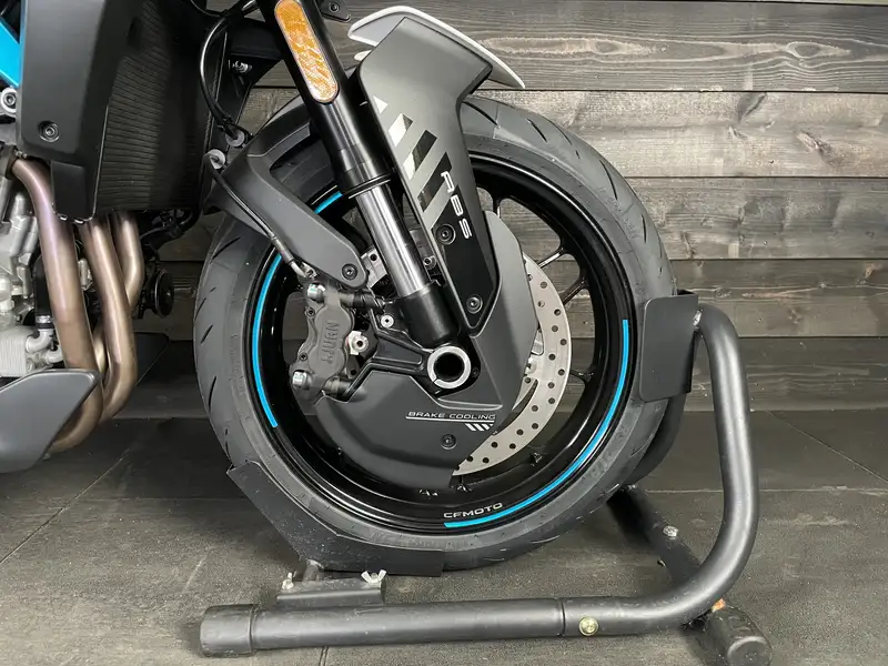 CFMOTO 675 NK - foto 6