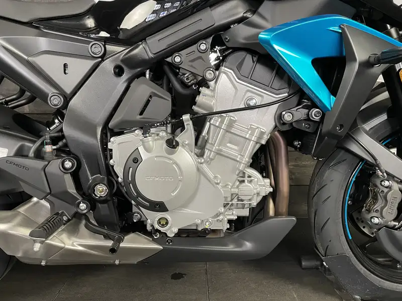 CFMOTO 675 NK - foto 5