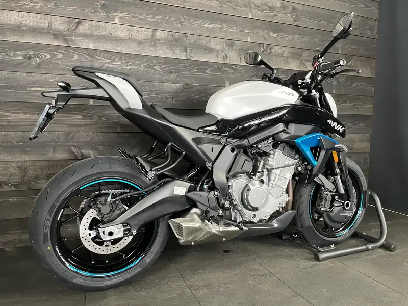 CFMOTO 675 NK - foto 2