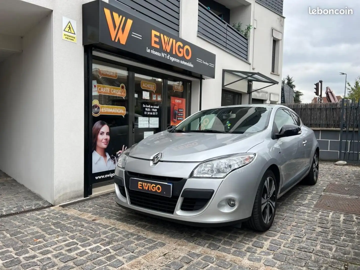 Renault Megane Mégane COUPE 1.4 TCE 130cv BOSE Grijs - 1